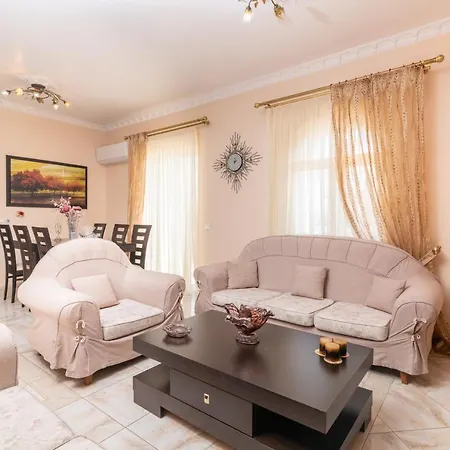 بيت للعطل Barbara Sarakinádhon