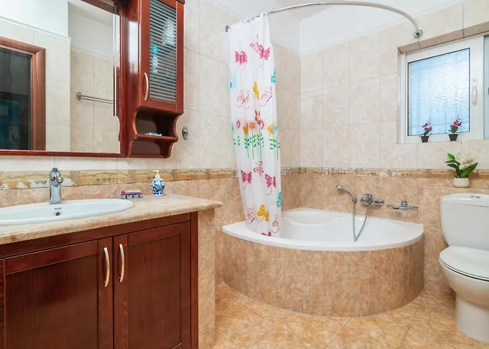 Дом отдыха Barbara Sarakinadhon