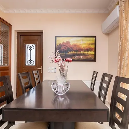 Barbara Sarakinádhon